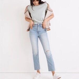Madewell The Petite Perfect Vintage Jean 23P in Coney Wash: Destroyed Edition